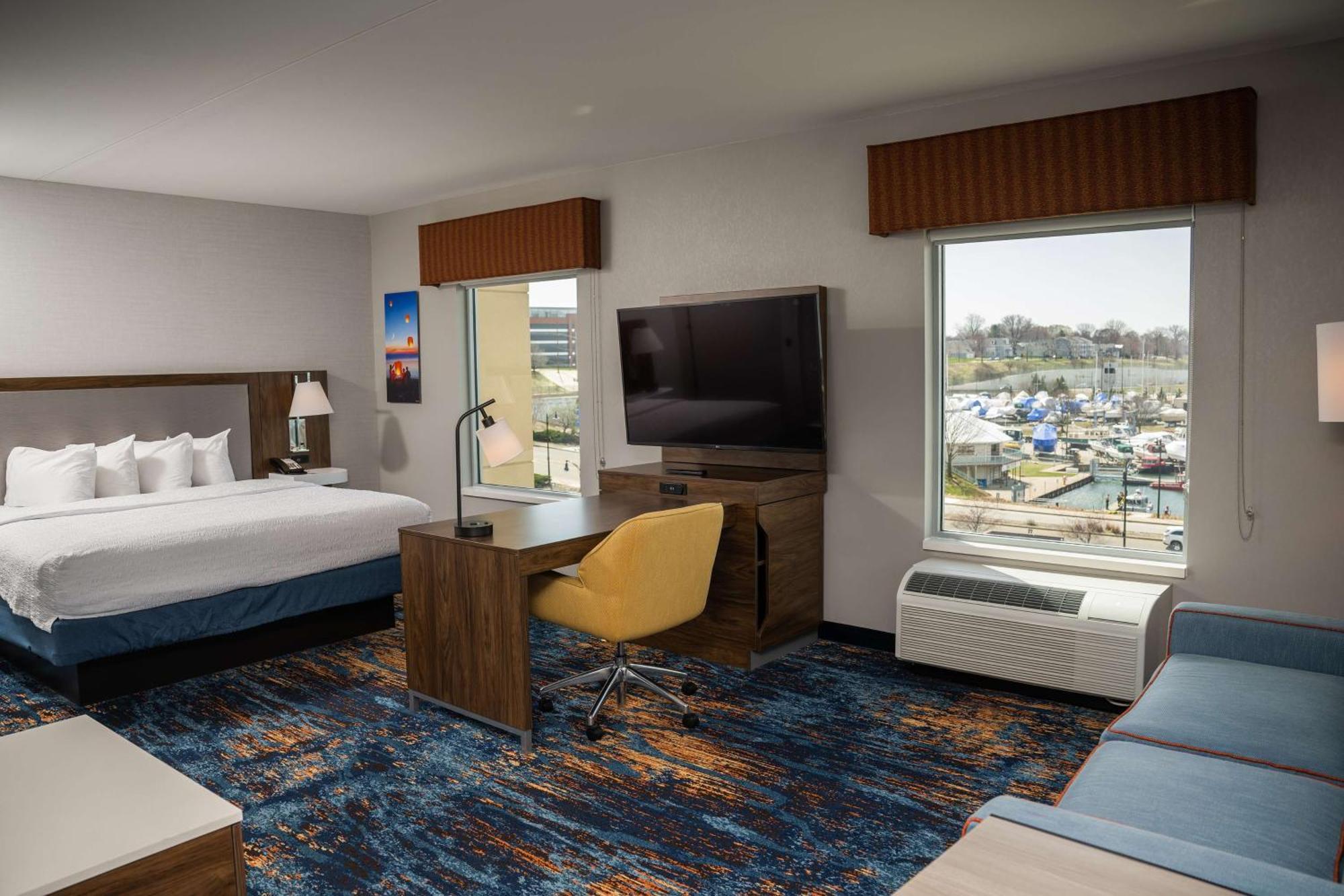 Hampton Inn & Suites Erie Bayfront Exterior foto